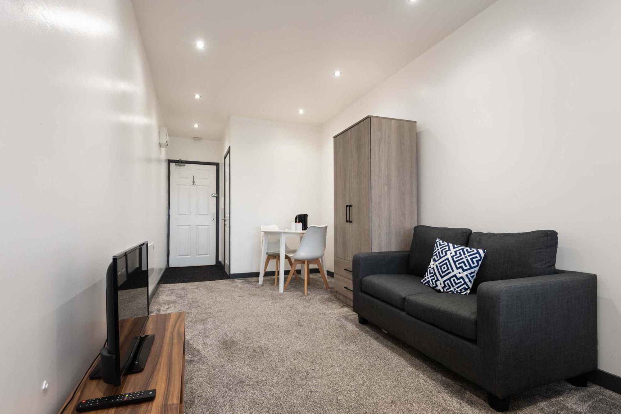 Spacious In Hull * Kingston upon Hull